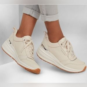 Sketchers Street Billion Subtle Spots Sneakers Size 7 Off White EUC